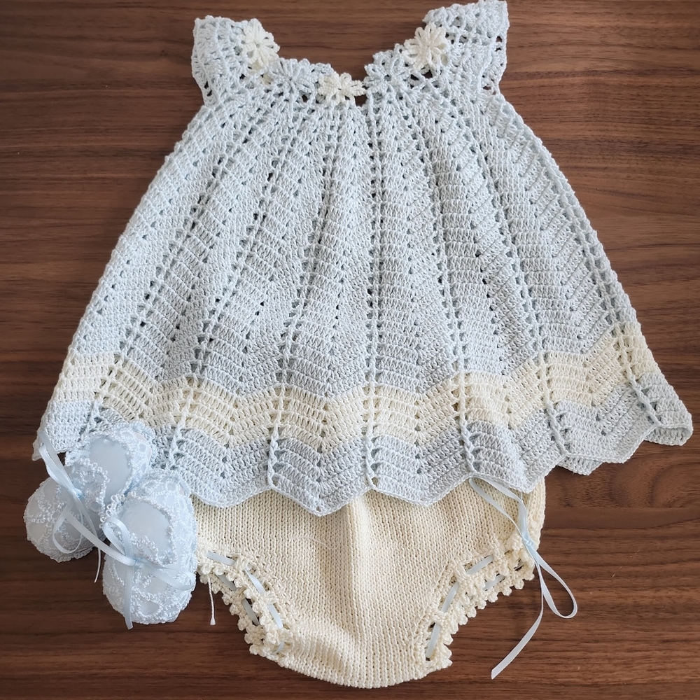Crochet baby's dress